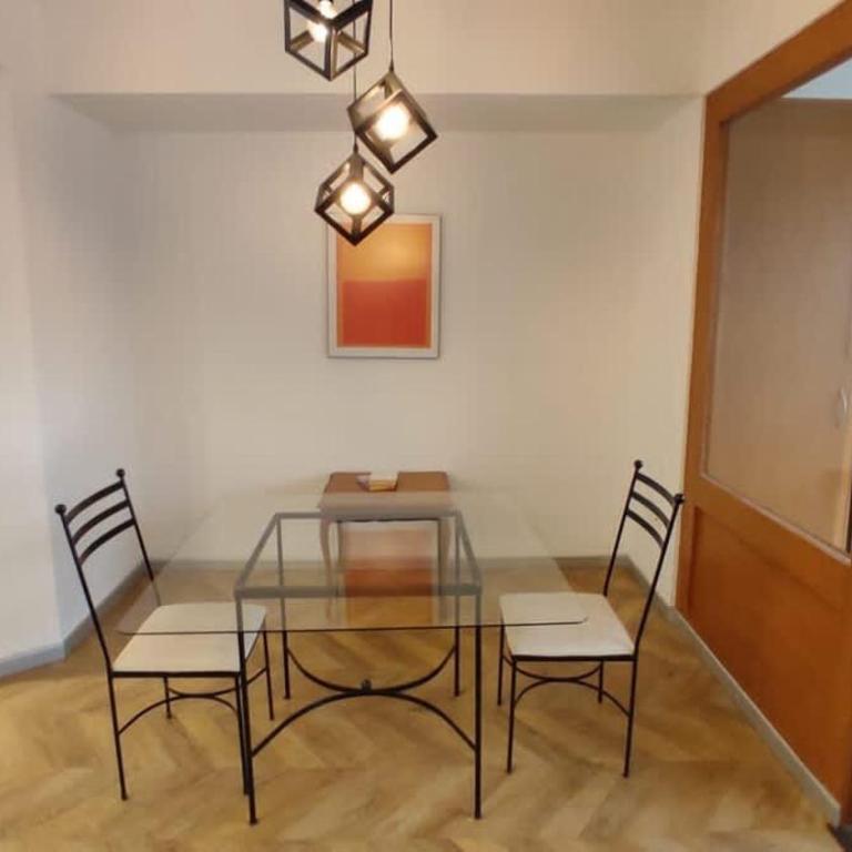City Skyline View King bed Top Location Comfortable - Apartment - 33
