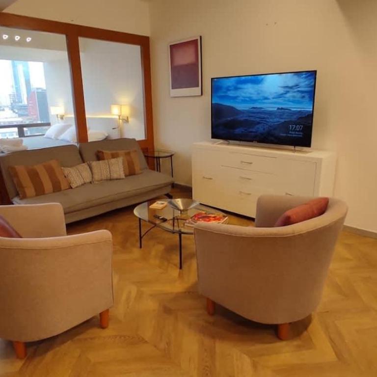 City Skyline View King bed Top Location Comfortable - Apartment - 35