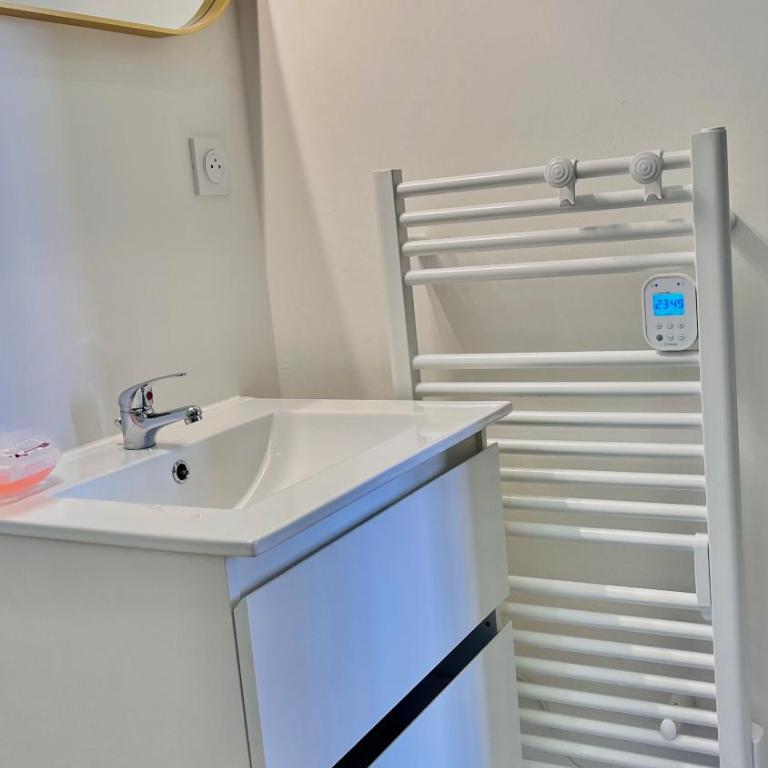 Hôtel de la paix - Appartement 1 Chambre - Vue sur Ville - 6
