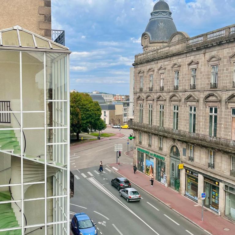 Hôtel de la paix - Appartement 1 Chambre - Vue sur Ville - 2
