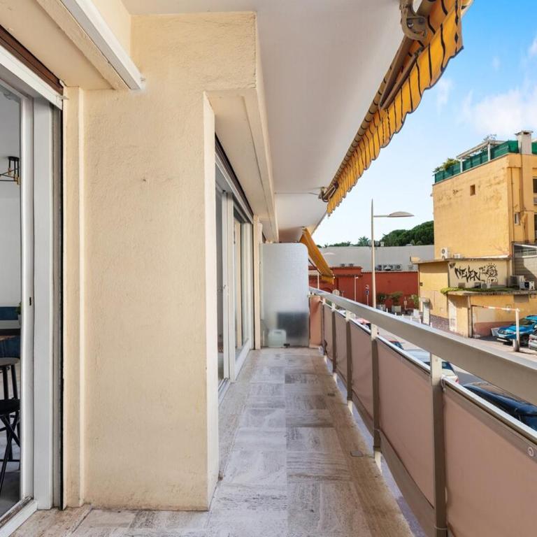 La Pinède Centre Juan Les Pins, 100m des plages - One-Bedroom Apartment - 3