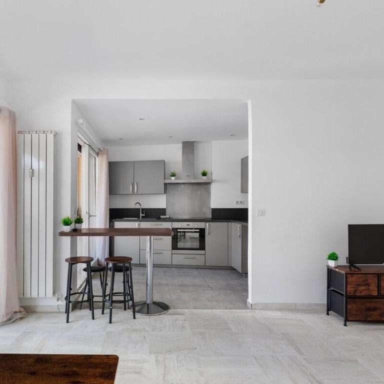 La Pinède Centre Juan Les Pins, 100m des plages - One-Bedroom Apartment - 8
