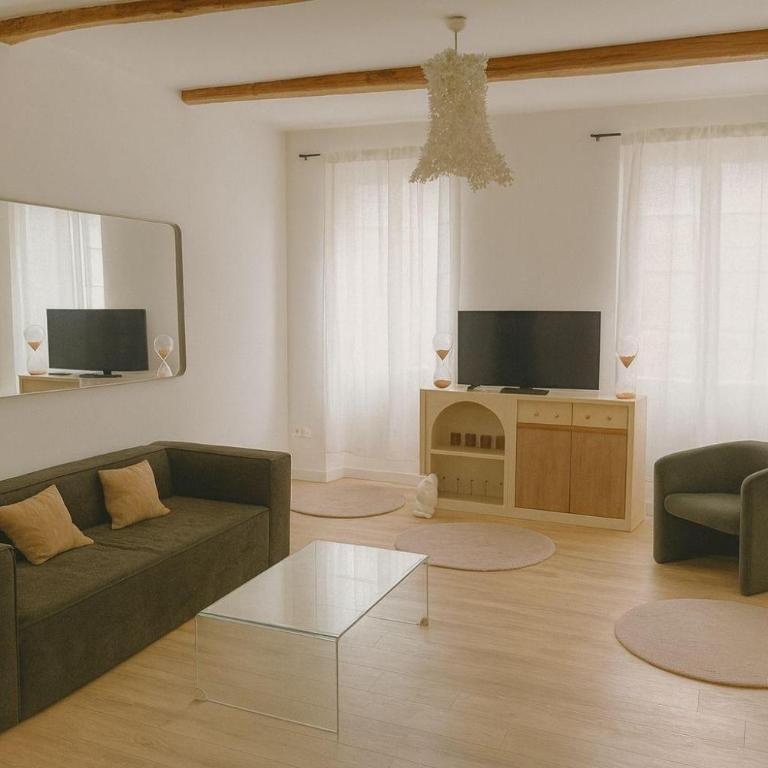 CARPENTRAS appartement climatisé 3e étage situé dans le centre historique - Appartement 3 Chambres - 5
