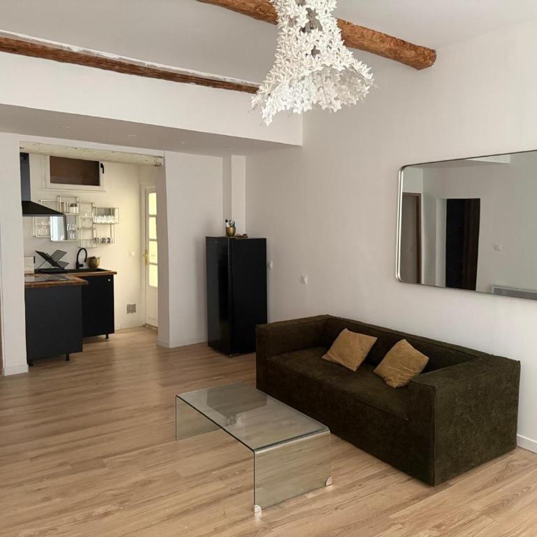 CARPENTRAS appartement climatisé 3e étage situé dans le centre historique - Appartement 3 Chambres - 7
