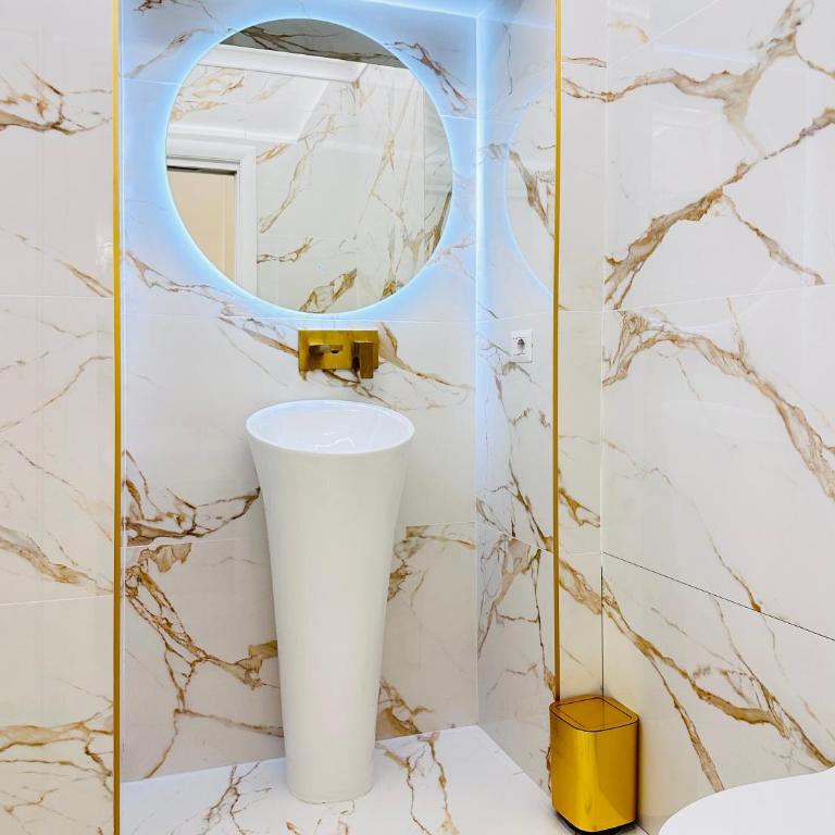 Trevi Fountain Elegant Suites - Appartamento Deluxe con 3 Camere da Letto - 32