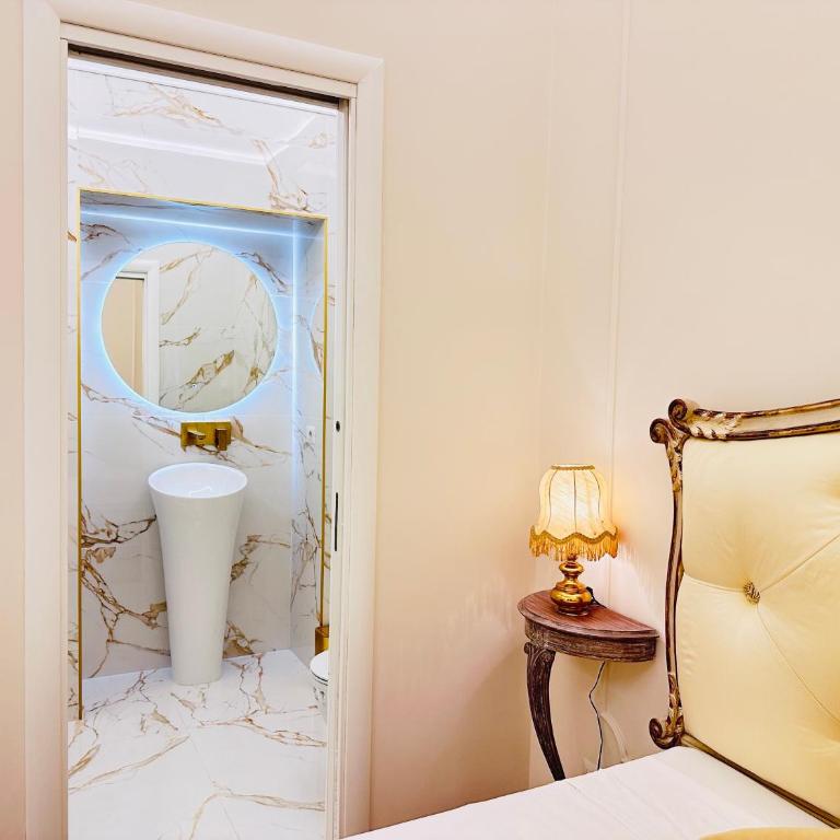 Trevi Fountain Elegant Suites - Appartamento Deluxe con 3 Camere da Letto - 38