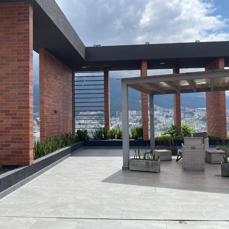 Stunning high-rise apartment with panoramic view, Jacuzzi, gym, Near Carolina Park, Atahualpa Stadium, Quicentro Shopping - Two-Bedroom Apartment - 12