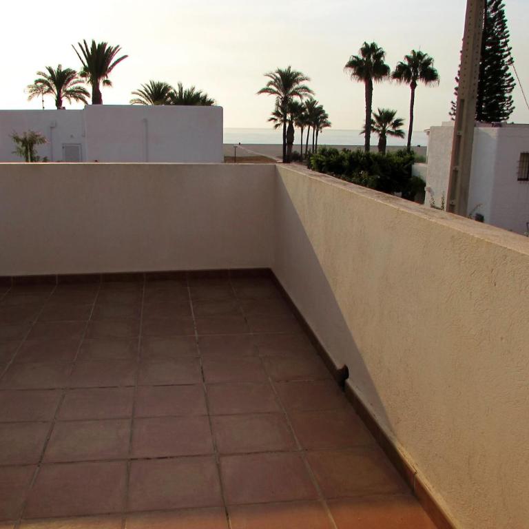 VILLA ROMPEOLAS JUNTO al MAR con PISCINA PRIVADA - Villa con piscina privada - 23