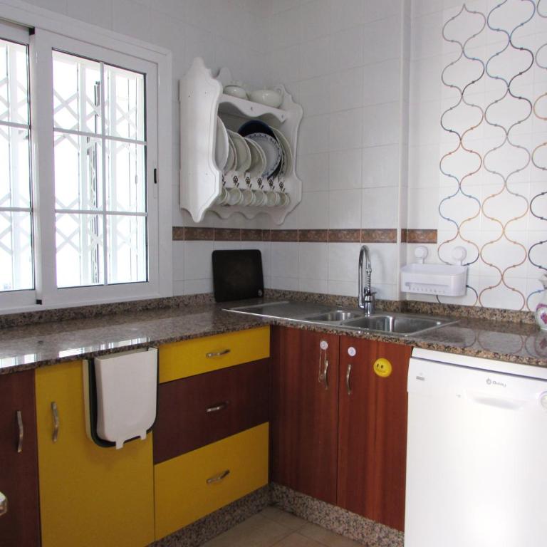 VILLA ROMPEOLAS JUNTO al MAR con PISCINA PRIVADA - Villa con piscina privada - 45