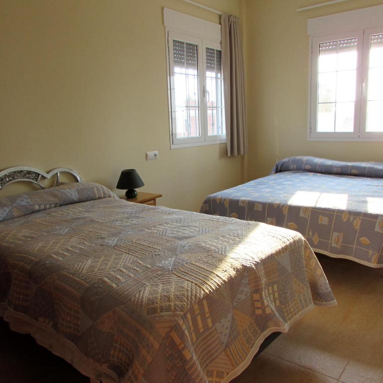 VILLA ROMPEOLAS JUNTO al MAR con PISCINA PRIVADA - Villa con piscina privada - 53