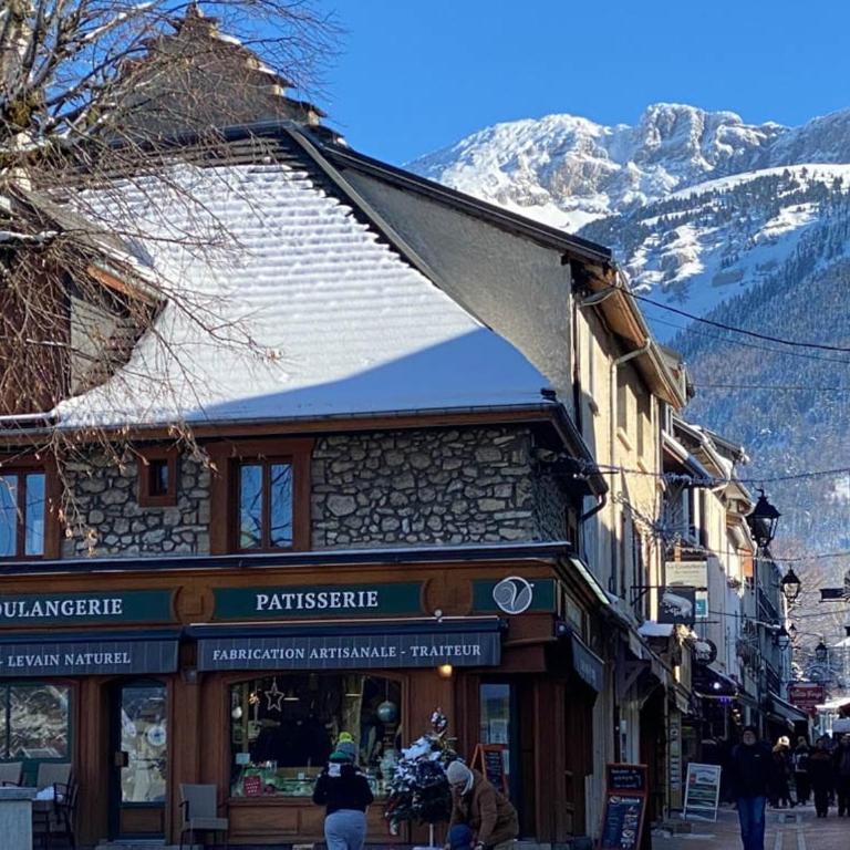 Three-star apartment in a family chalet - Three-Bedroom Apartment - 6