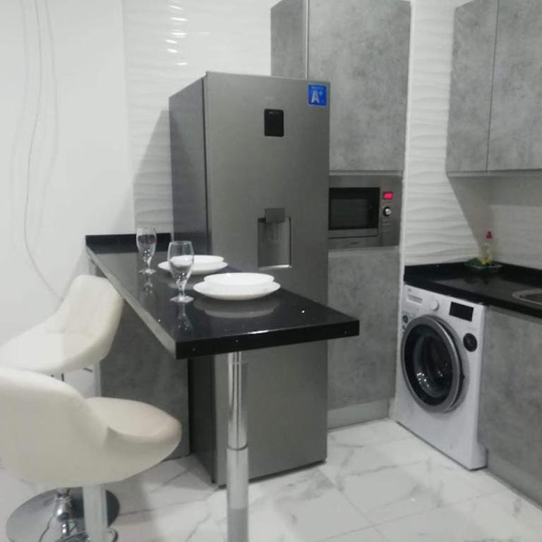 Airbhouse prívate rooms & Triana - Standard Double Room with Shared Bathroom - 6