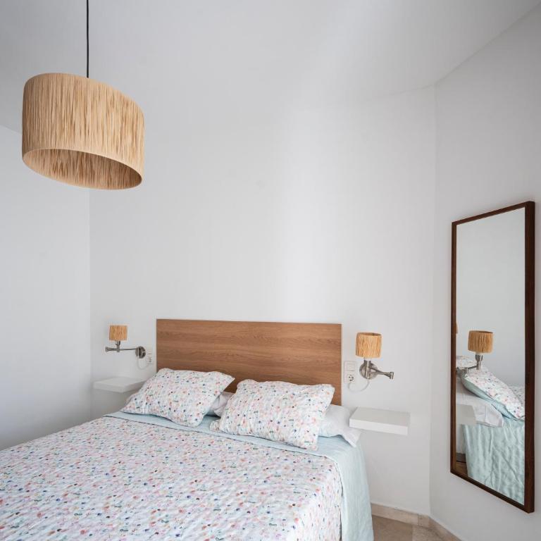 EnjoyGranada Plaza de los Lobos - Two-Bedroom Apartment - 14