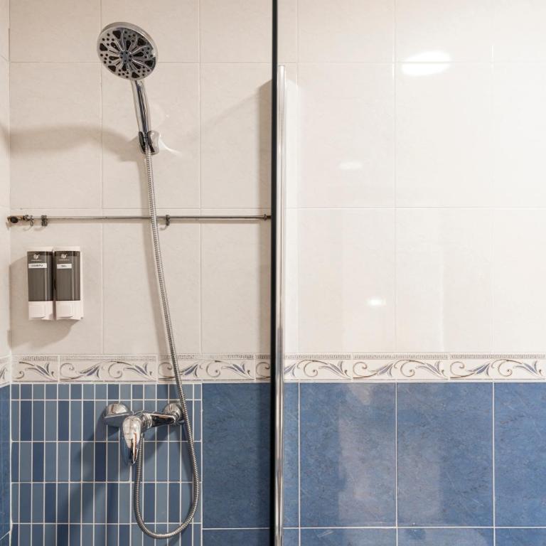 EnjoyGranada Plaza de los Lobos - Two-Bedroom Apartment - 20