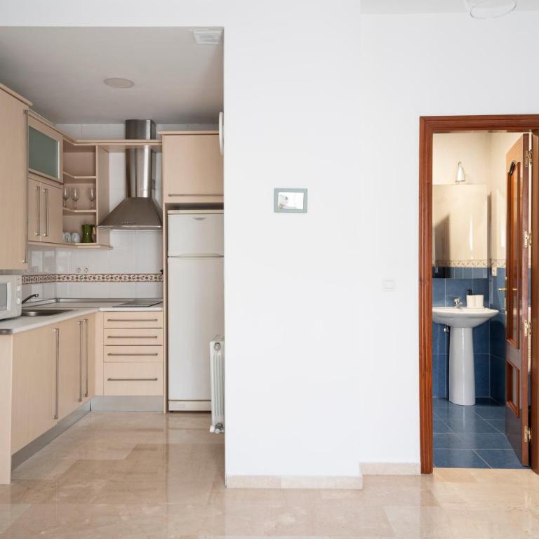 EnjoyGranada Plaza de los Lobos - Two-Bedroom Apartment - 8