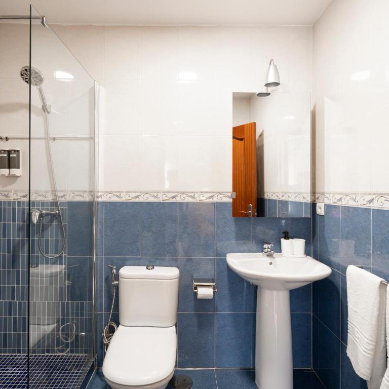 EnjoyGranada Plaza de los Lobos - Two-Bedroom Apartment - 18