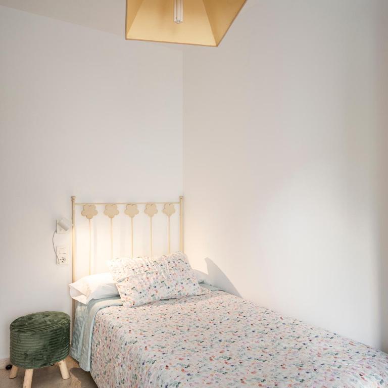 EnjoyGranada Plaza de los Lobos - Two-Bedroom Apartment - 21