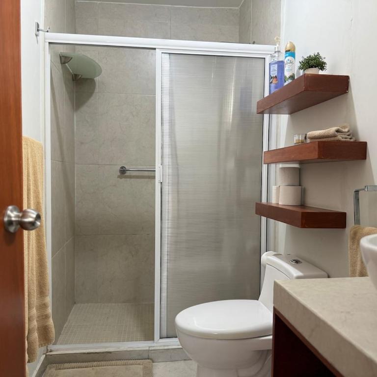 Apartamento familiar a pocas calles de la playa - Two-Bedroom Apartment - 19