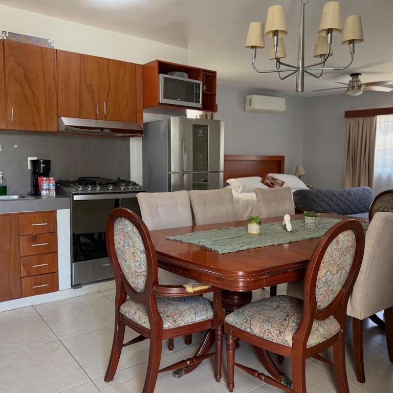 Apartamento familiar a pocas calles de la playa - Two-Bedroom Apartment - 21