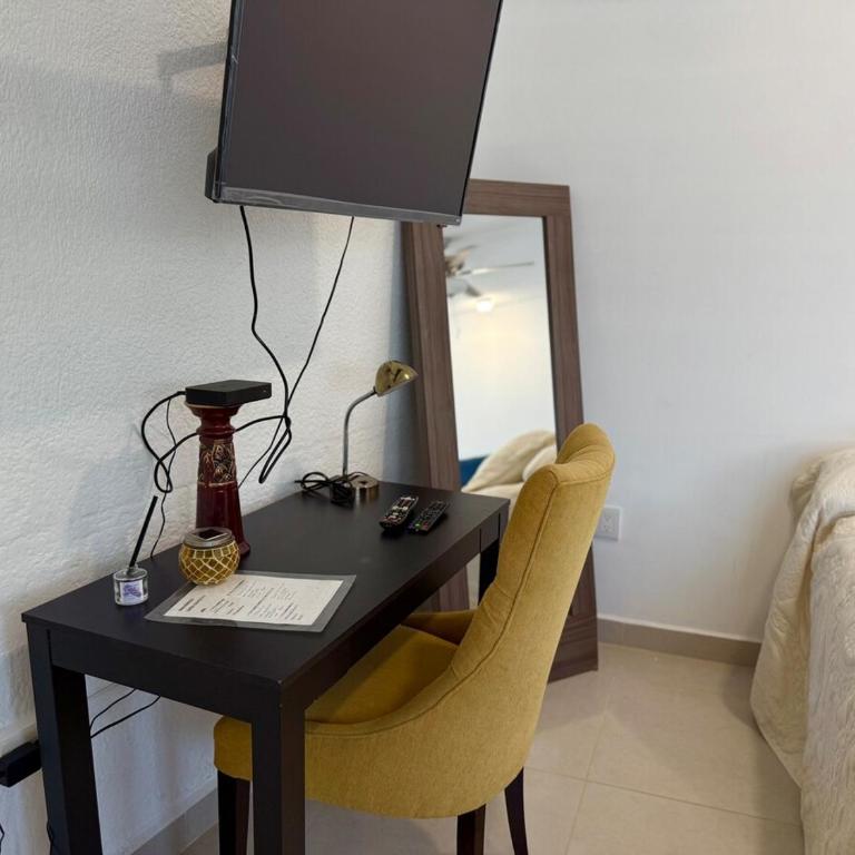 Apartamento familiar a pocas calles de la playa - Two-Bedroom Apartment - 27