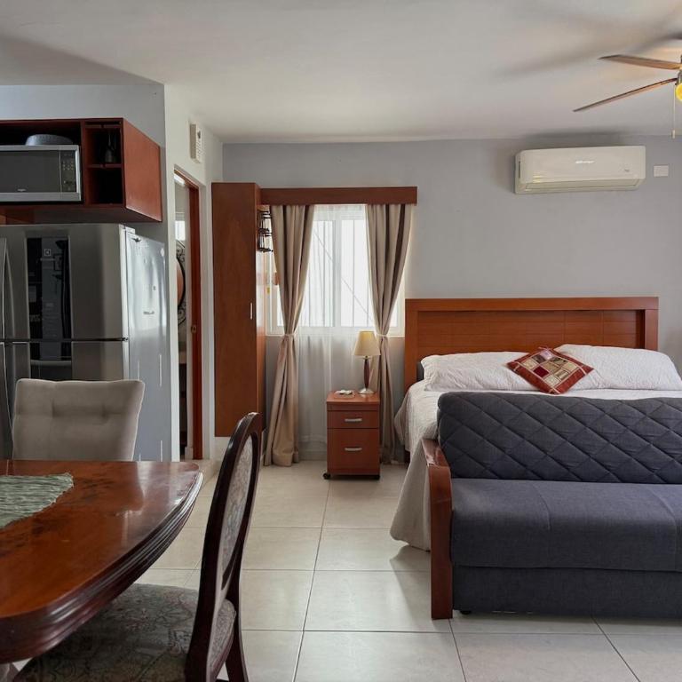 Apartamento familiar a pocas calles de la playa - Two-Bedroom Apartment - 35