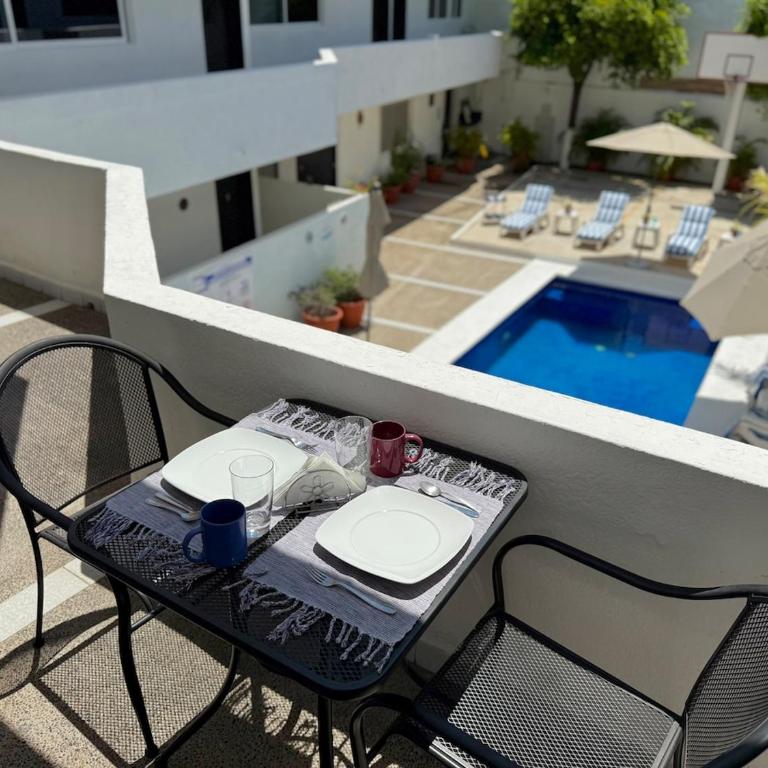 Loft a pocas cuadras de la playa y Zona Dorada - One-Bedroom Apartment - 23