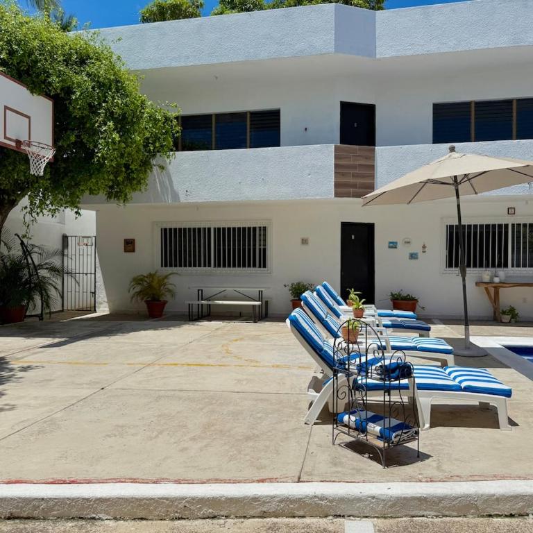 Loft a pocas cuadras de la playa y Zona Dorada - One-Bedroom Apartment - 30