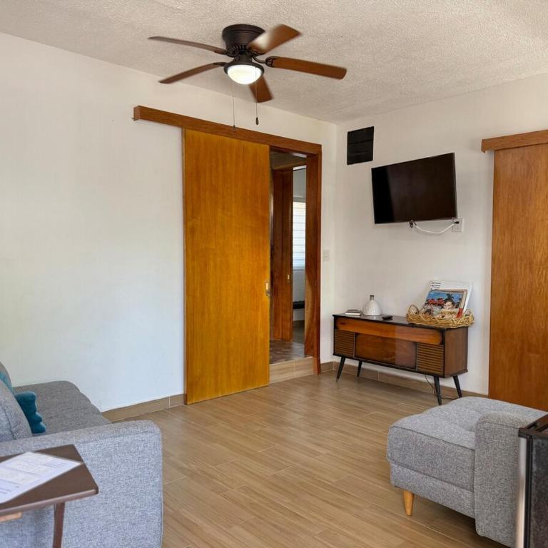 Precioso apartamento a pocas calles de la playa - Two-Bedroom Apartment - 10