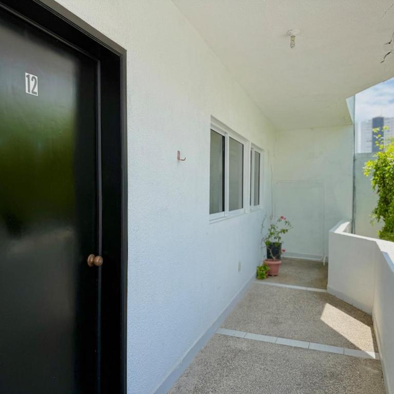 Precioso apartamento a pocas calles de la playa - Two-Bedroom Apartment - 12
