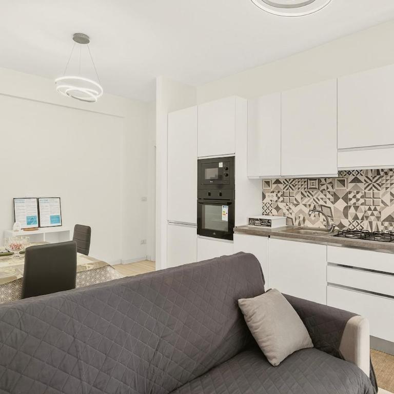 Apartment - Monza - Center - 2 rooms - Appartamento con 2 Camere da Letto - 6