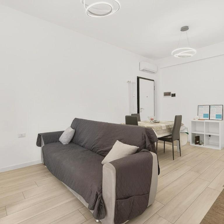 Apartment - Monza - Center - 2 rooms - Appartamento con 2 Camere da Letto - 8
