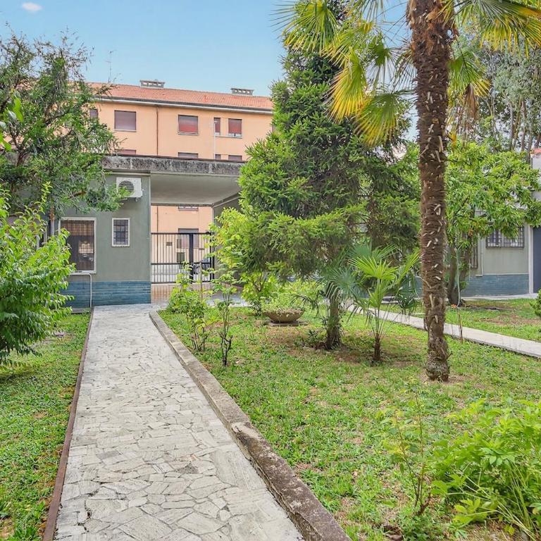 Apartment - Monza - Center - 2 rooms - Appartamento con 2 Camere da Letto - 23
