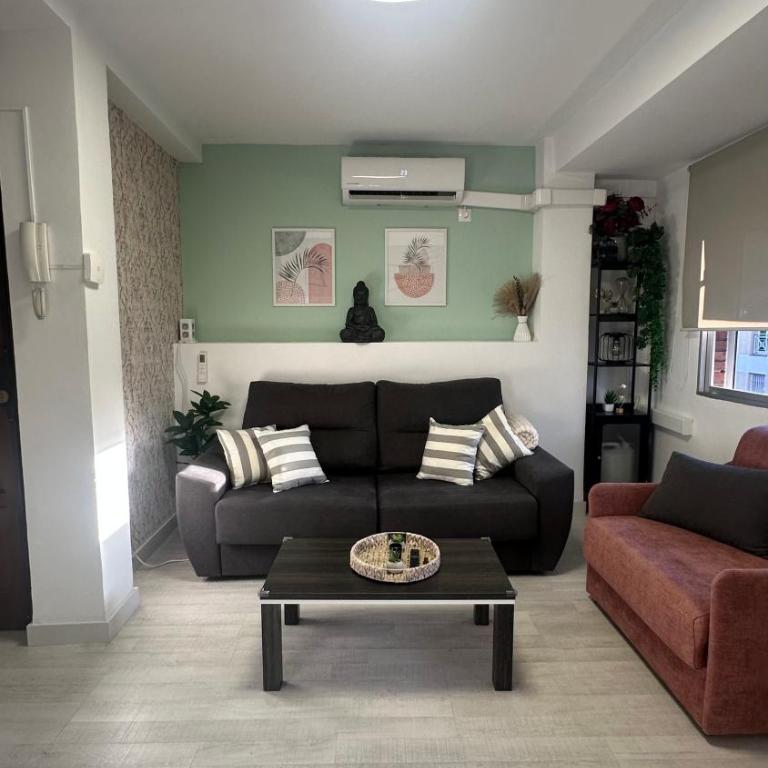Céntrico rincón de ensueño con opción a PARKING - Two-Bedroom Apartment - 1