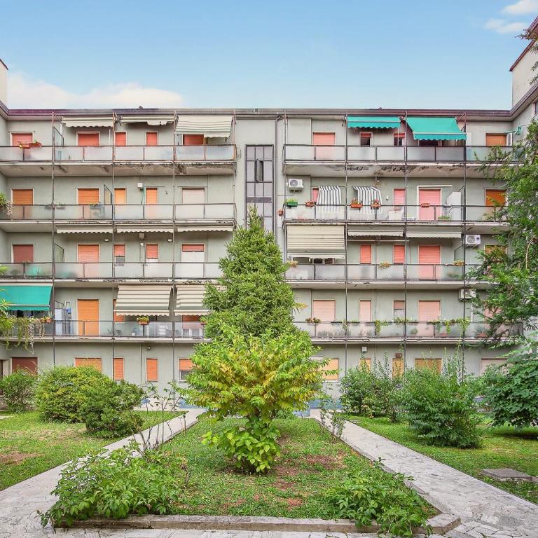 Apartment - Monza - Center - 2 rooms - Appartamento con 2 Camere da Letto - 3