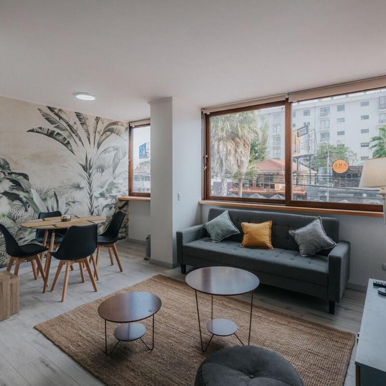 Apartment steps to the beach and casino - One-Bedroom Apartment - 1