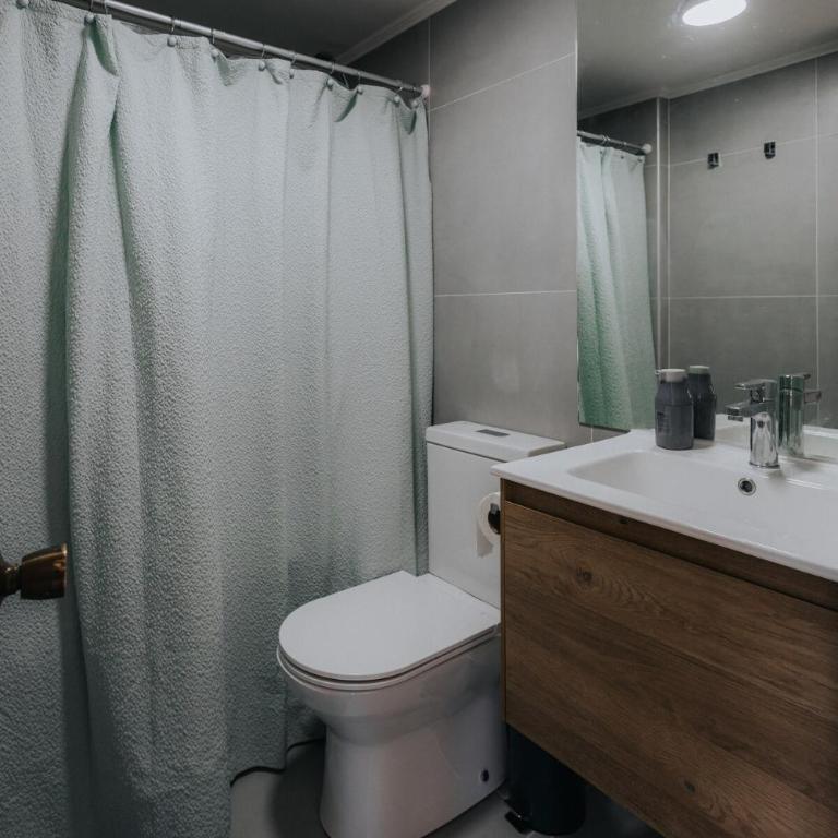Apartment steps to the beach and casino - One-Bedroom Apartment - 7