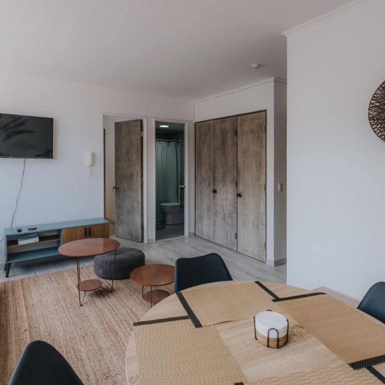 Apartment steps to the beach and casino - One-Bedroom Apartment - 10