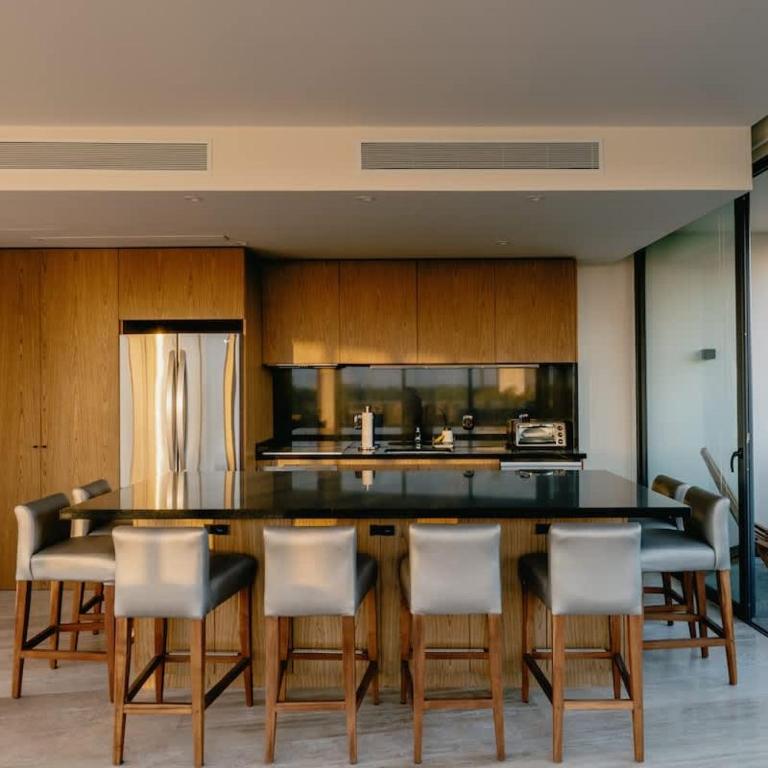 Luxury Jungle View Unit - 2BR with Private Pool & Spacious Balcony - Apartamento - 10