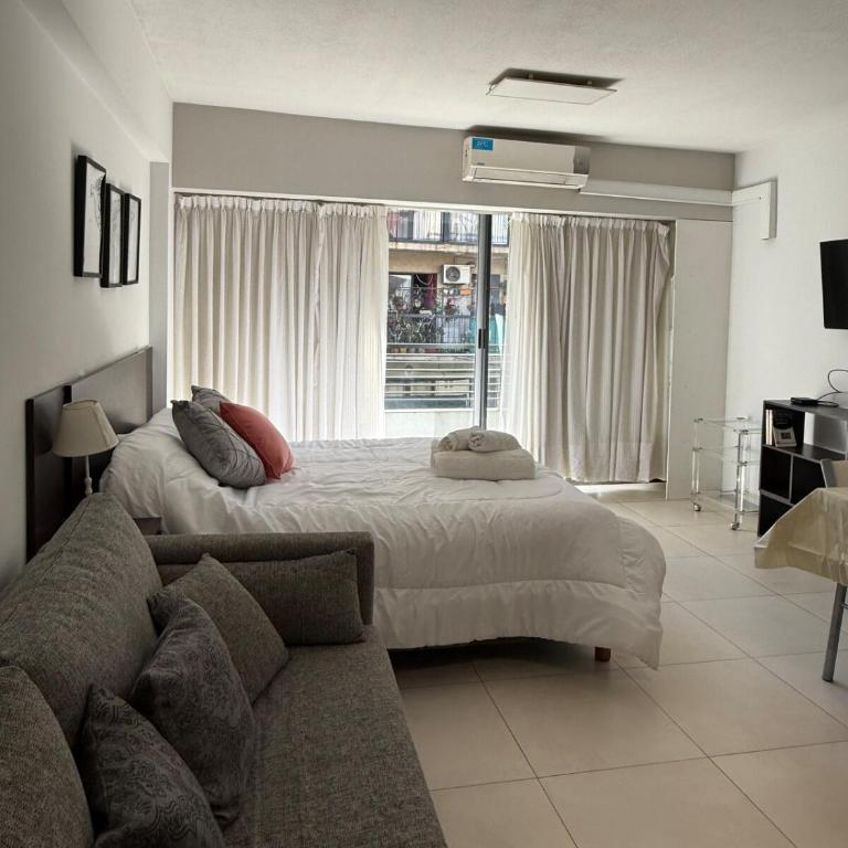 Spectacular Coby Home Bright Studio - One-Bedroom Apartment - 8