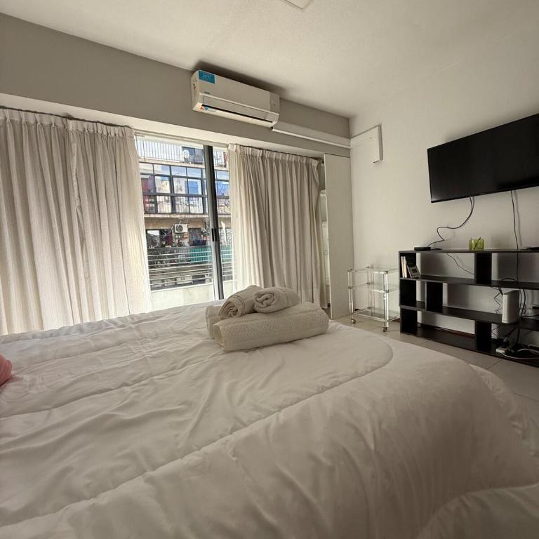 Spectacular Coby Home Bright Studio - One-Bedroom Apartment - 11