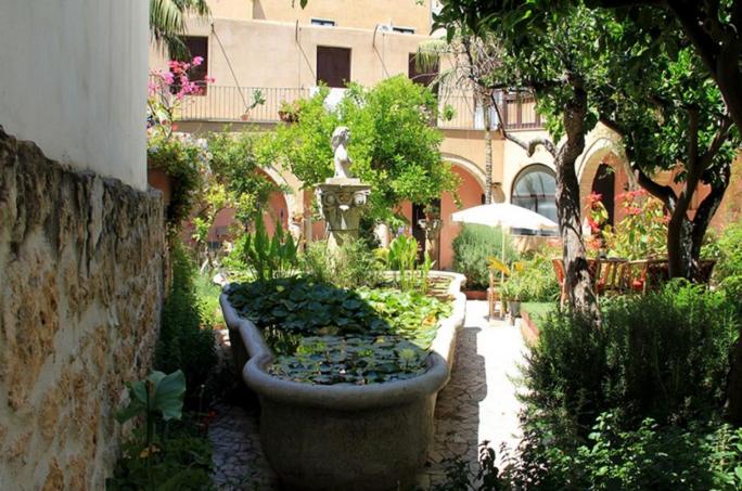 Antica Corte delle Ninfee, Historical Private Villa - Two-Bedroom Deluxe Apartment with Garden View - 19