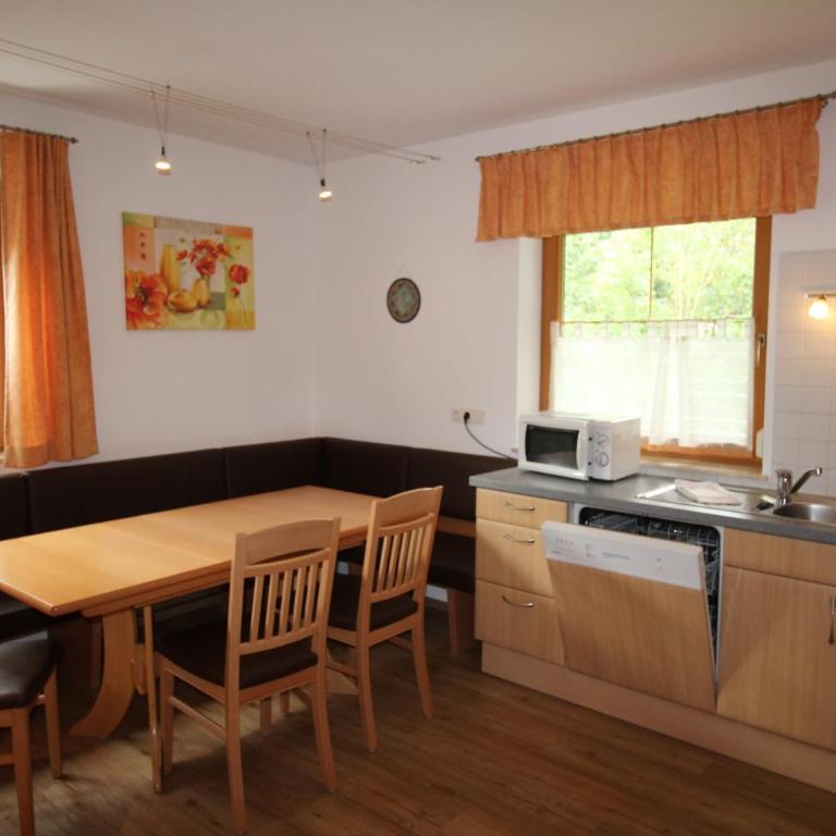 Haus Peter Schiestl - Three-Bedroom Apartment - 18