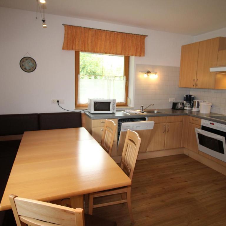 Haus Peter Schiestl - Three-Bedroom Apartment - 19