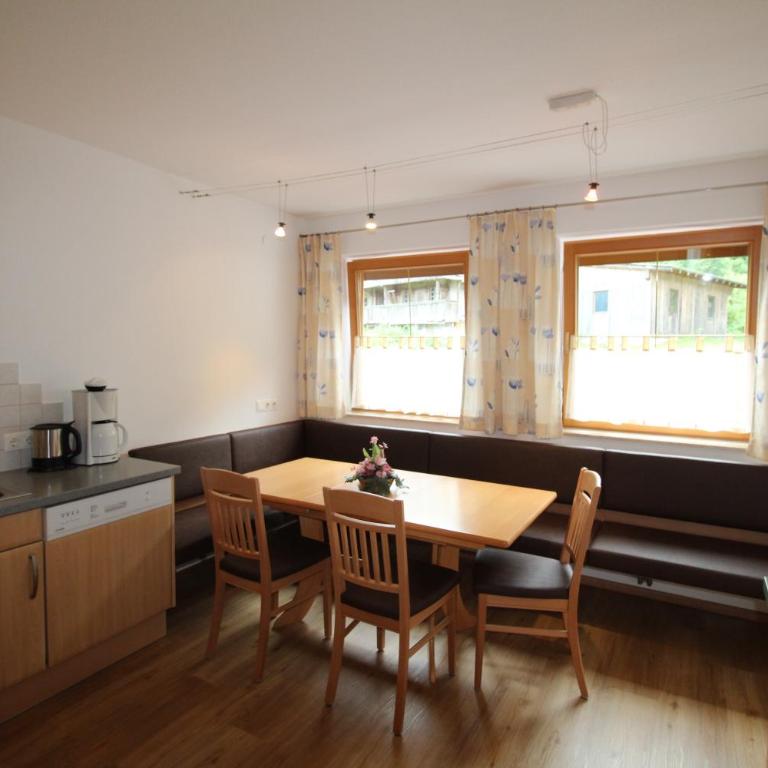 Haus Annemarie Schiestl - Three-Bedroom Apartment - 37