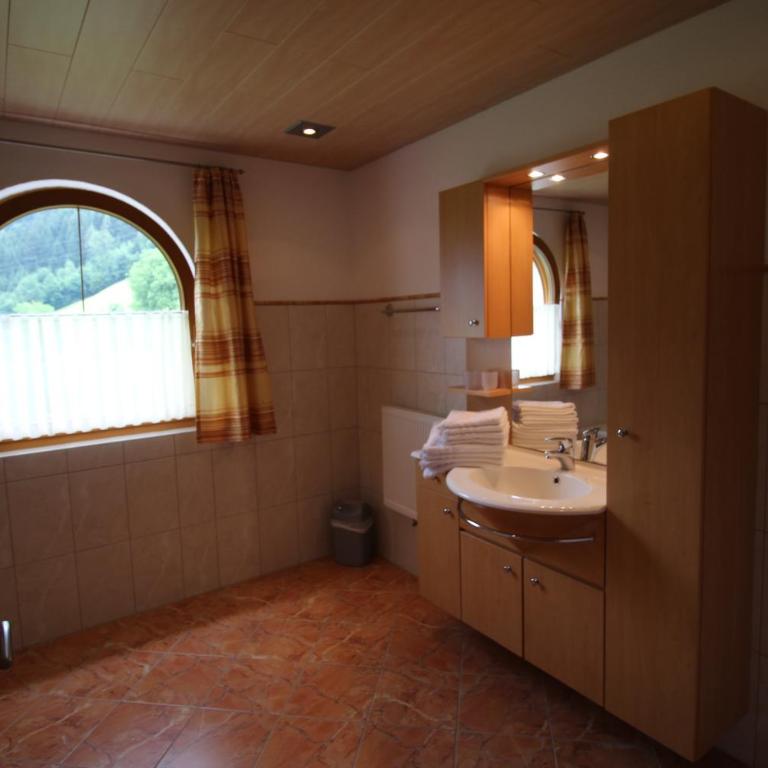 Haus Annemarie Schiestl - Three-Bedroom Apartment - 3