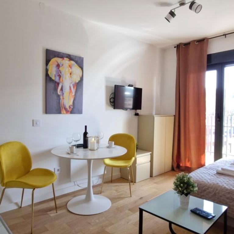 Balkan Square - One-Bedroom Apartment - 1