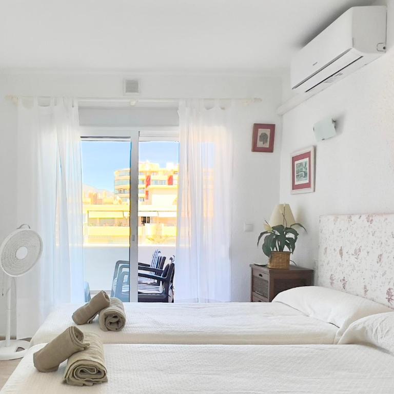 Magnífico Ático 4 hab frente a la playa con piscinas parking incluido por keywise - Apartamento con vistas al mar - 10