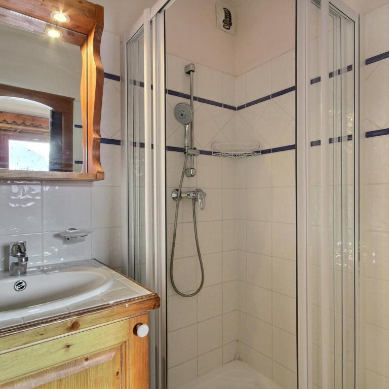 Appartement 3 chambres, accès piscine, vue sur pistes - FR-1-455-265 - Appartement - 12