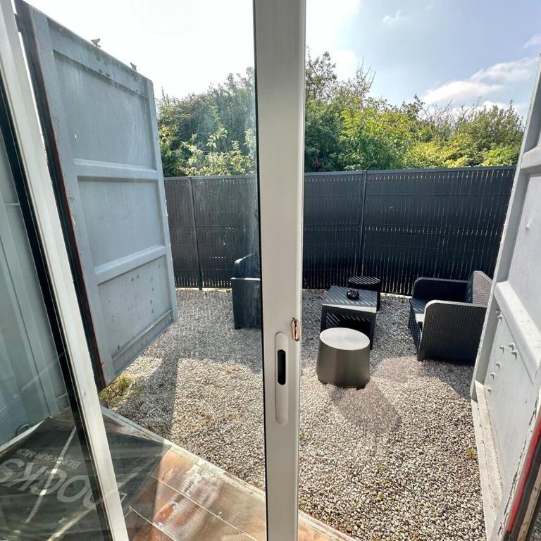Séjour insolite dans un Container aménagé à Berck avec Borne d'arcade et Babyfoot - Familienstudio - 12