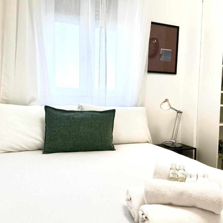 Cozy House a Few Steps from the Metro and Duomo - Appartamento con 2 Camere da Letto e Balcone - 14